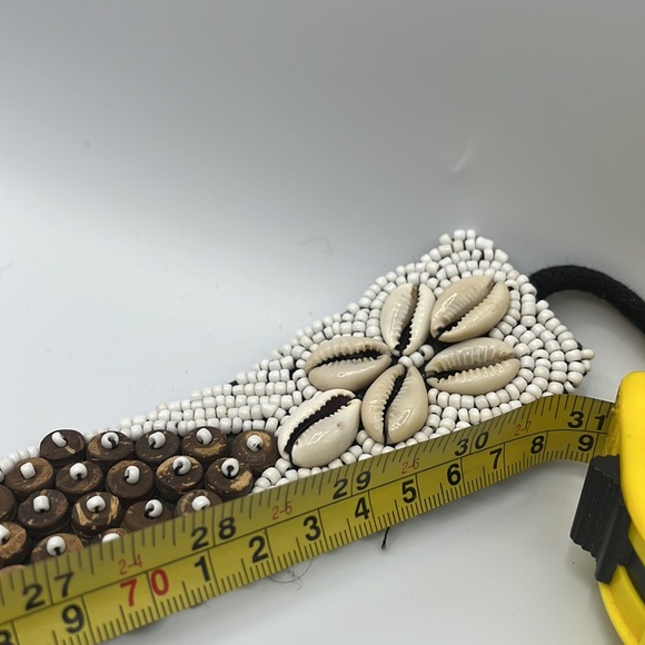 Cowrie shell beaded belt - Picture 3 of 5